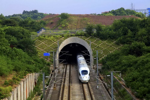 史上最贵球王会的公路你跑了多少：中国那些千亿流量的超级工程